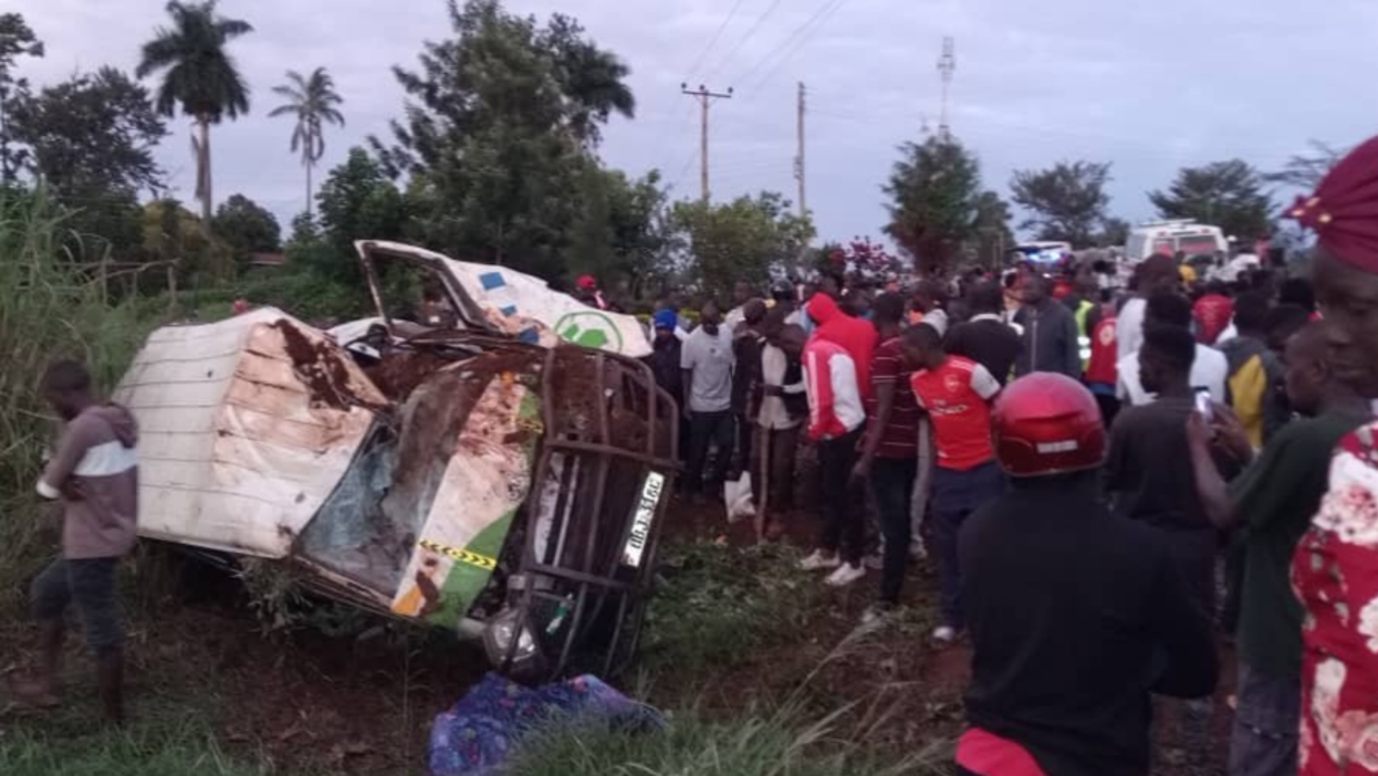 Speeding Fuso Overturns Kills Nine Several Injured