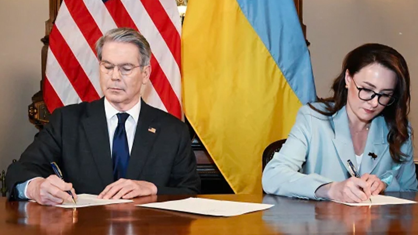 US and Ukraine Sign Minerals Deal That Solidifies Investment In Kyiv’s Defense Against Russia