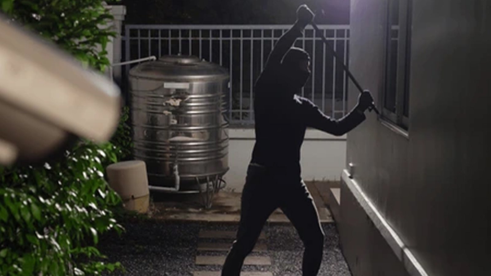 Armed Thugs Rob Businesses in Bulenga